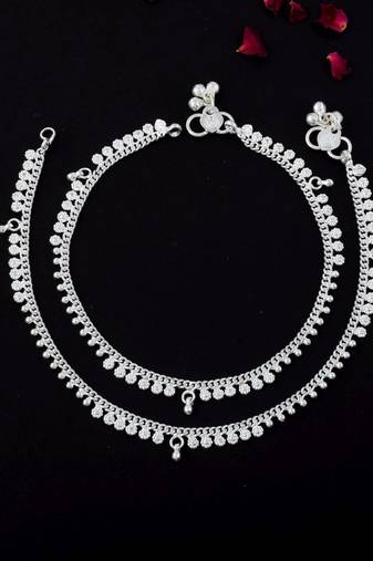 Classic silver color anklets designed with handmade artistic work for daily fashion wear