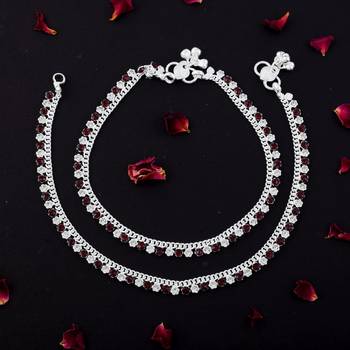 Stylish maroon color anklets crafted for women        s bridal, party, and festival jewelry needs 1
