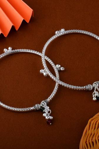 Classic silver color oxidised anklet crafted with exquisite detailing for womenâ€™s wedding outfits jewelry
