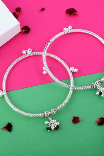 Classic silver color oxidised anklet crafted with exquisite detailing for women        s wedding outfits jewelry