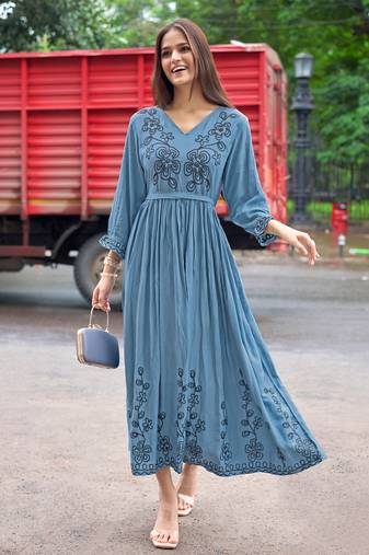 Women Rayon Weaving Embroidered Kurti