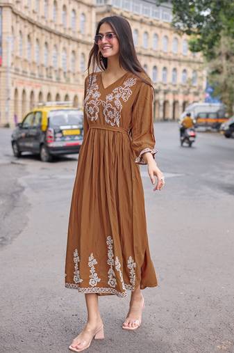 Women Rayon Weaving Embroidered Kurtis