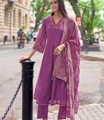 Women Mull Chanderi Embroidered Regular Kurta With Trousers & With Dupatta