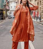Women Mull Chanderi Embroidered Regular Kurta With Trousers & With Dupatta