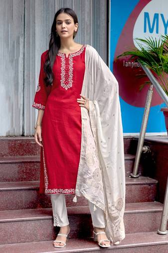 Women Embroidered Straight Kurta With Trousers & Dupatta