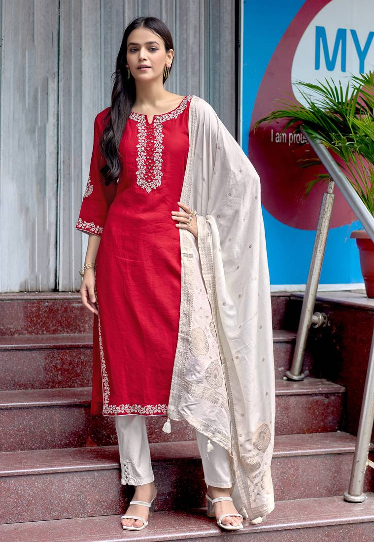 Women Embroidered Straight Kurta With Trousers & Dupatta