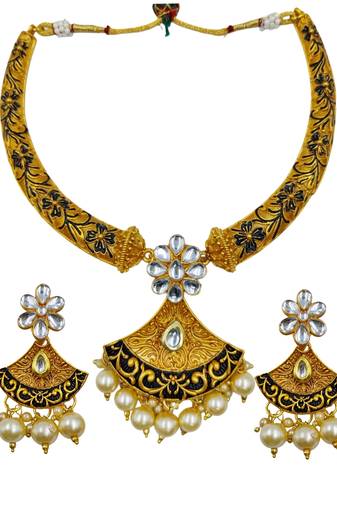 ​antique gold plated black & gold meenakari necklace set with pearl drops.