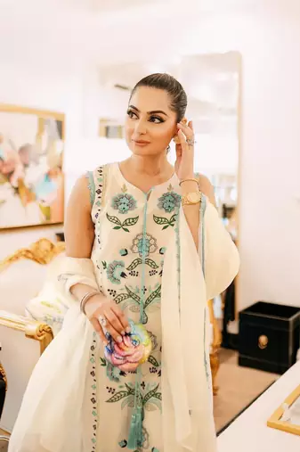 Ivory Sleeveless Georgette Kurti Pant Dupatta Set Embroidered Salwar Suit Festival Wear Dress