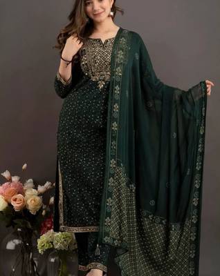Green embroidered Kurti Pant Set  1