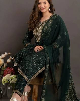 Green embroidered Kurti Pant Set  3