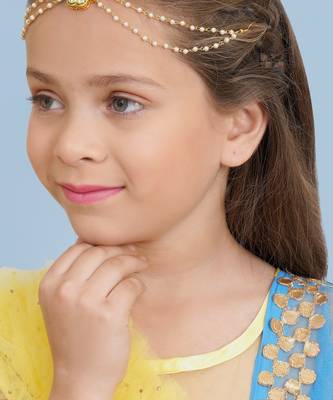 Girls gold-plated kundan-studded & beaded layered matha patti 2