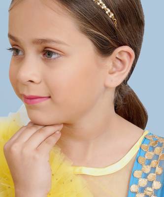 Girls gold-plated kundan-studded & beaded hair chain 2