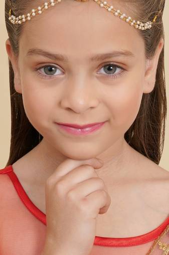 Girls gold-plated kundan studded & beads beaded matha patti