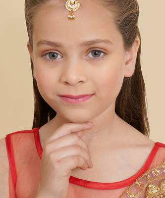Gold-plated kundan-studded & pearls-beaded maang tikka 4