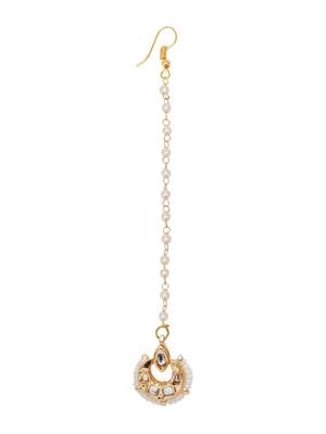   girls gold-plated kundan studded maangtikka 2