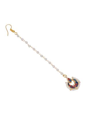   girls gold-plated kundan studded maangtikka 3