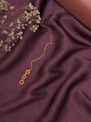 Girls gold-plated kundan studded maangtikka 1