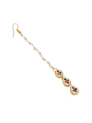 Girls gold-plated kundan studded maangtikka 3