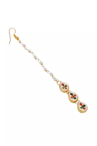 Girls gold-plated kundan studded maangtikka