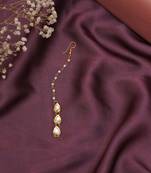 Girls gold-plated kundan studded maangtikka