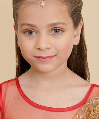 Girls gold-plated kundan studded & beads beaded maang tikka 3