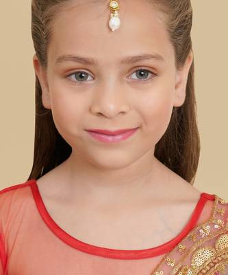 Girls gold-plated kundan studded maang tikka 4