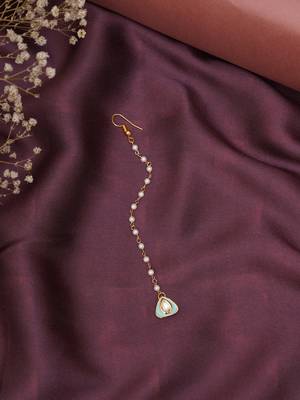 Girls gold-plated kundan-studded beads beaded enamelled maang tikka 1