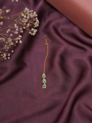 Girls gold-plated kundan studded maang tikka 1