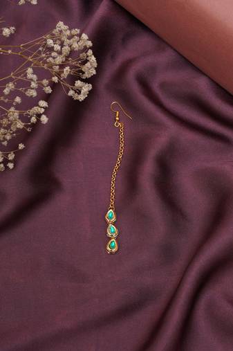 Girls gold-plated kundan studded maang tikka