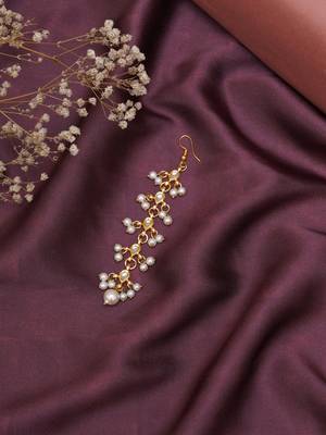 Girls gold-plated kundan studded & beaded maang tikka 1