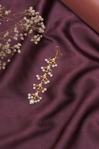 Girls gold-plated kundan studded & beaded maang tikka