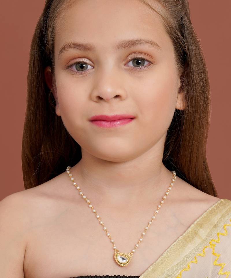 Girls gold-plated kundan studded & beaded necklace
