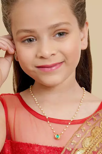 Girls gold-plated kundan studded & beaded necklace