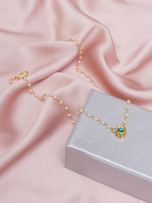 Girls gold-plated kundan studded & beaded necklace 1