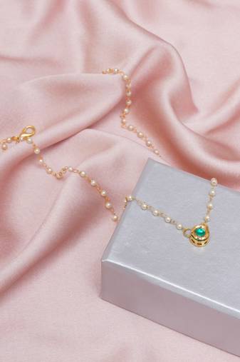 Girls gold-plated kundan studded & beaded necklace