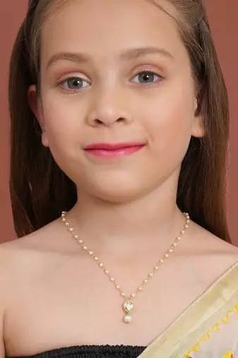 Girls gold-plated kundan studded & beaded necklace