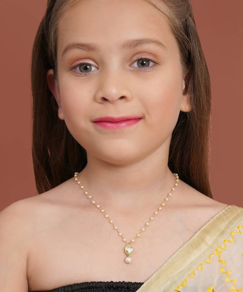 Girls gold-plated kundan studded & beaded necklace