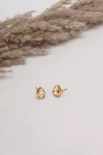 Girls gold plated studs earrings