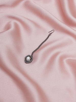 Girls silver-plated kundan-studded maang tikka 1
