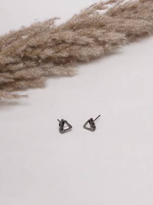 Girls gold plated studs earrings 1