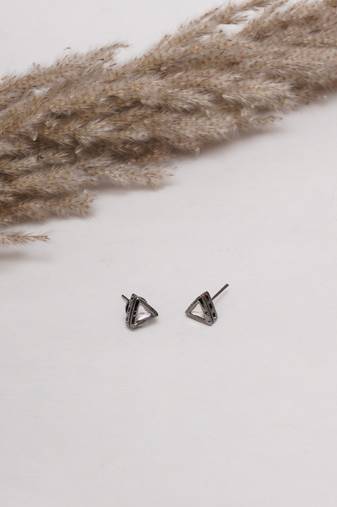 Girls gold plated studs earrings