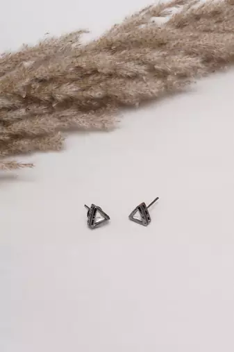Girls gold plated studs earrings