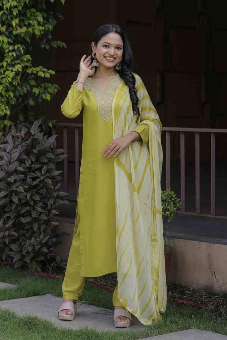 Vibrant Liril Green Kurta Set with Tie-Dye Dupatta     Elegant Festive & Party Wear