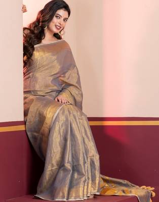 Grey gold dual tone linen tissue saree with zari and tassels, with blouse 3