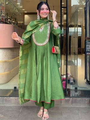 Women's  Embroidery Work Chanderi Flared Kurta Pant and Dupatta Set 5