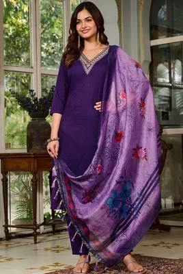 Purple Kurta Set with Embroidered V-Shape Neckline & Floral Dupatta 1