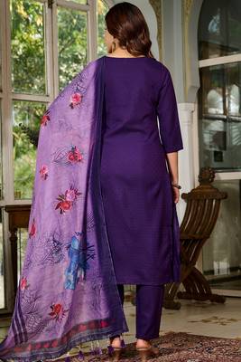 Purple Kurta Set with Embroidered V-Shape Neckline & Floral Dupatta 3