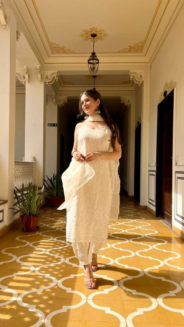 Ivory Sleeveless Chikankari Kurti Pant Dupatta
