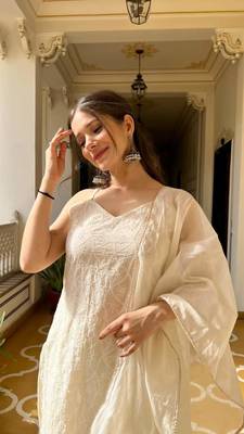 Ivory Sleeveless Chikankari Kurti Pant Dupatta 3