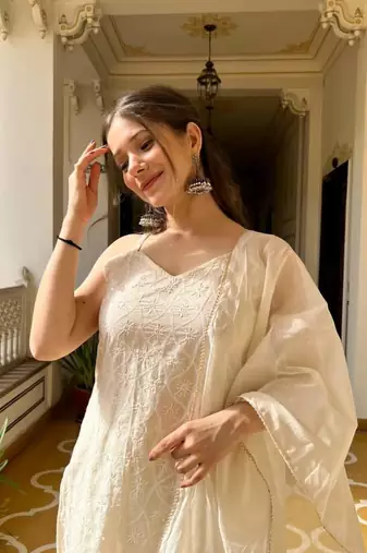 Ivory Sleeveless Chikankari Kurti Pant Dupatta